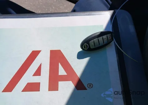 2015 Nissan Pathfinder Platinum z USA, uszkodzony, nr VIN 5N1AR2MN9FC628783